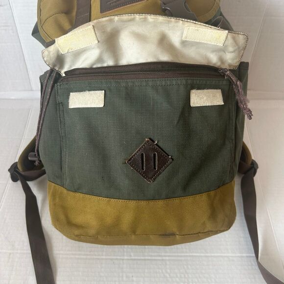 Burton Tinder Backpack Rucksack 30L Outdoor Topload Canvas Camping Hiking Green - Picture 3 of 7